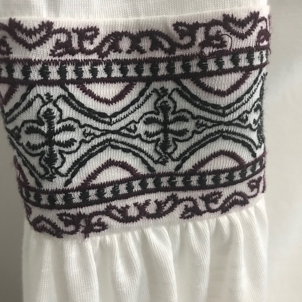 White House Black Market Embroidered Top - Size: S - Picture 12 of 17